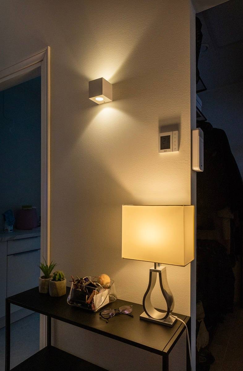 Applique CUBIC 2 et lampe de table IKEA.